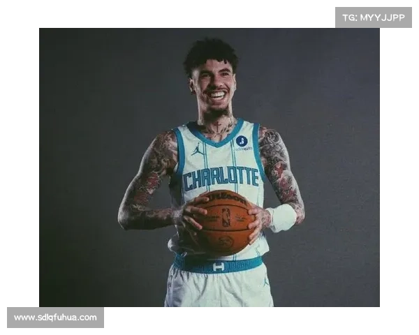 从三球到传奇之路 拉梅尔鲍尔的篮球人生与成长轨迹 从三球到传奇之路 拉梅尔鲍尔的篮球人生与成长轨迹