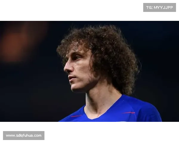 大卫路易斯在现代足球中的战术角色与多面性分析