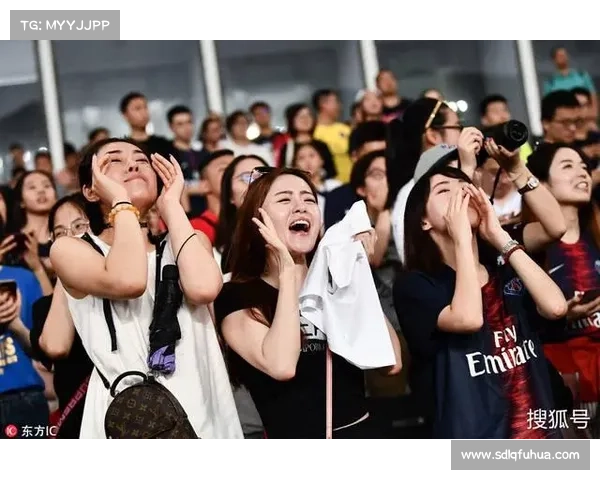 弗拉门戈球迷对超级杯失利的热烈反应与情感波动解析