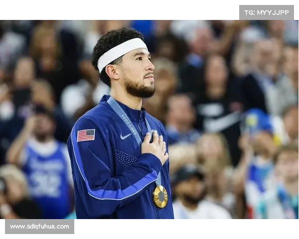 德文·布克职业生涯中最具影响力教练分析与成长轨迹探讨